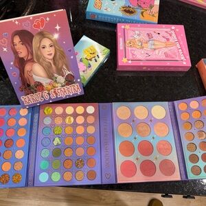 Eyeshadow Palette - Vibrant Multi-Color Collection